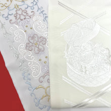 Load image into Gallery viewer, 刺繍半衿 2枚セット オフホワイト 花 プレゼントボックス ポリエステル 半襟 振袖 礼装 成人式 卒業式 和装小物 日本製