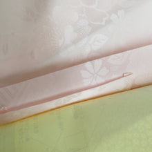 Load image into Gallery viewer, 襦袢 長襦袢 薄ピンク色 ぼかし 紗綾形に花模様 居敷当付 えもん抜き付き 手縫い本仕立て 正絹 タグ付き 半衿付き バチ衿 仕立て上がり 女性着物用