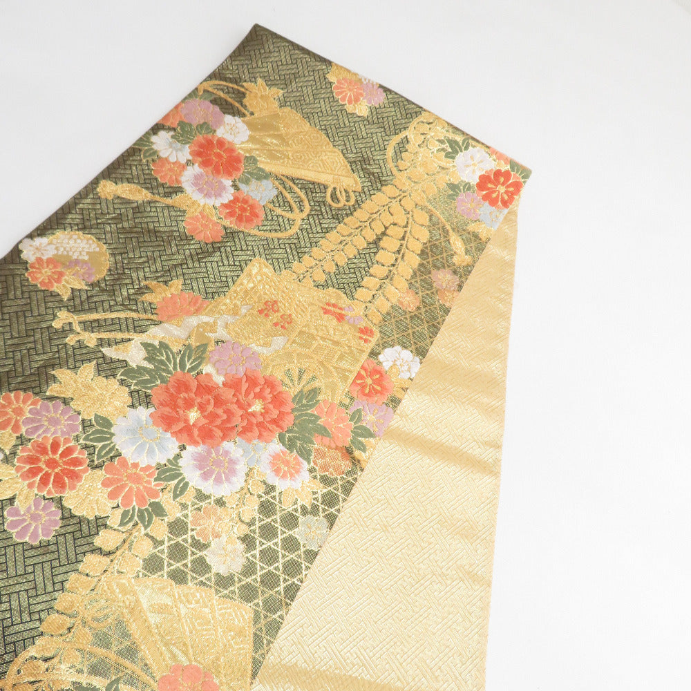 袋帯 花車に花扇文様 六通柄 刺繍入り 金色x黒色x多色 カラフル