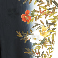 Load image into Gallery viewer, 振袖 正絹 ブラック系 黒色ｘオレンジ色ｘ黄色ｘ多色 ぼかし 花文様 刺繍入り 伊達襟付き Lサイズ 金コマ 袷 広衿 成人式 卒業式 フォーマル 身丈163.5cm