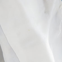 Load image into Gallery viewer, 振袖 加賀染め 毎田仁郎図案 伝統的工芸品 消失気 正絹 紺色ｘ多色 カラフル 草花文様 Ｌサイズ 袷 広衿 余り布付き 成人式 卒業式 フォーマル 身丈164cm