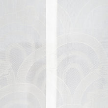 Load image into Gallery viewer, 道行 西陣織雨コート 証紙付き 余り布付き 黒色 地紋様 幾何学柄 正絹 はっ水加工 着物コート 和装用 ちりよけ 身丈137cm