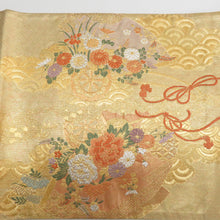 Load image into Gallery viewer, 袋帯 金糸 ゴールド系 金色ｘオレンジ色x緑色 六通柄 地紙文に花車と花々 煌珠箔 正絹 フォーマル 仕立て上がり 着物帯 長さ440cm