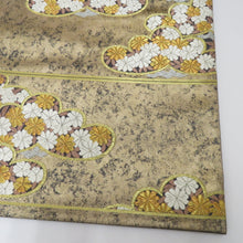 Load image into Gallery viewer, 袋帯 グレー系×金色 金糸 箔 雲取り 小菊 小花 刺繍 六通柄 正絹 仕立て上がり 着物帯 長さ444cm