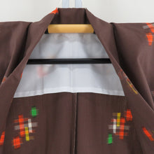 Load image into Gallery viewer, ウール着物 アンサンブル 単衣 着物と羽織2点セット 茶色ｘ黄色ｘオレンジ色 果物花模様 バチ衿 カジュアル 普段着物 仕立て上がり 身丈152cm