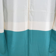 Load image into Gallery viewer, 色無地 袷 ターコイズブルー 地紋入り 青海波模様 紋無し 正絹 バチ衿 セミフォーマル カジュアル シンプル 仕立て上がり 身丈150cm