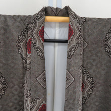 Load image into Gallery viewer, 紬 着物 大島紬 茶色ｘ黒色ｘ赤色 幾何学文様 袷 広衿 正絹 仕立て上がり着物 身丈151cm