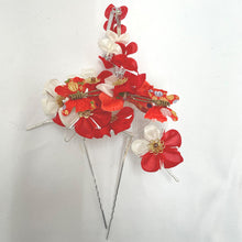 Load image into Gallery viewer, 髪飾り・かんざし 簪 4点セット 女児用 赤×白 花 つまみ細工 おこさま日本髪セット ヘアアクセサリー 七五三 キッズ