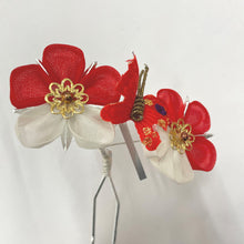 Load image into Gallery viewer, 髪飾り・かんざし 簪 4点セット 女児用 赤×白 花 つまみ細工 おこさま日本髪セット ヘアアクセサリー 七五三 キッズ