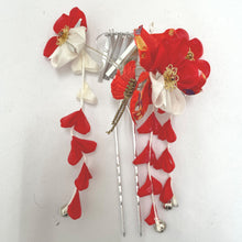 Load image into Gallery viewer, 髪飾り・かんざし 簪 4点セット 女児用 赤×白 花 つまみ細工 おこさま日本髪セット ヘアアクセサリー 七五三 キッズ