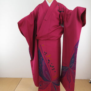 振袖 花に蝶々模様 正絹 袷 広衿 ダークピンク色 赤紫色 成人式 卒業式 フォーマル 仕立て上がり着物 身丈177cm 美品