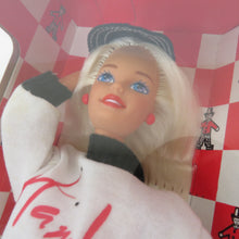 画像をギャラリービューアに読み込む, Barbie バービー ハムリースウェストエンドドール 1995年製 west end barbie hamleys special edition 15513