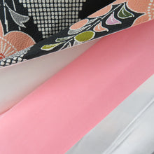 Load image into Gallery viewer, Kimono -type dyeing black x Salmon pink x white crepe plum pattern E.