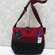 Load image into Gallery viewer, Shoulder bag 100 % cotton Kasuri Bag Red x Black Kasuri Tsubaki Border Made in Japan Kasuri no Sato