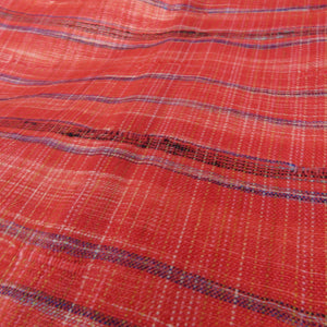 ウール着物 単衣 横縞と格子 織り文様 赤色 バチ衿 サマーウール カジュアルきもの 普段着物 仕立て上がり 身丈153cm