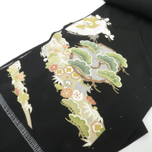 Load image into Gallery viewer, Cracker Black Tomesode Tumor Feather Pure Silk Foil Treasure Treasure Black Kazuru Shaku Kiri Kirimon Kimonki Kinggi Fabric Formal Formal Unramed Product Length 1725cm