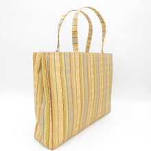 Load image into Gallery viewer, Japanese Bag Bag Kyoto Manli Koji Brocade Back Back Back Vertical Striped Karaba Gold Hand -Produced Bag Tote Bag Formal Outing Made in Japan