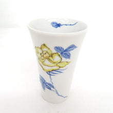 Load image into Gallery viewer, Kutani ware -yaki tableware traditional craftsman Eiko Minaminami free cup 5 passenger sets with rose roses with roses and folk crafts tumbler