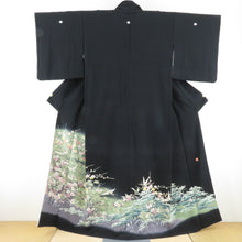 Load image into Gallery viewer, Hon Kaga Yuzen Black Tomode Oda Michiyo Tsuru on the Kaga Buns Pure Silk Lined Lined Collar Historic Wing Introduction Writer Kaga Yuzen Dyeing Former Kimono Formal Tailor 157cm