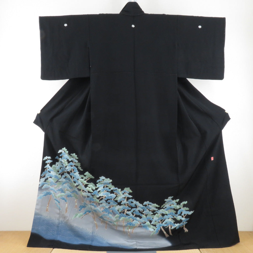 【作家物】黒留袖 正絹 紅葉 鶴 帆船 着物 kimono A-1963 黒留袖 相河達博 海辺に松文様 正絹 袷 広衿 比翼付 落款入 作家物