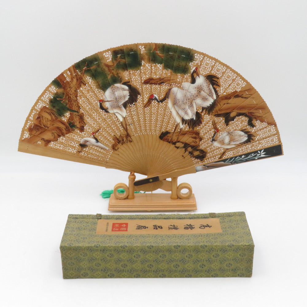 Ogi Sandwood fan Nodan Pine Tsuruanmaker carving axis length 27cm with pedestal with a crab