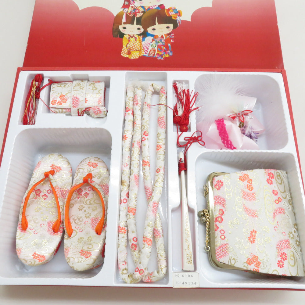 Children's kimono girl Hakosako set 7 -piece set white x orange gold 3 years old Shichigosan for chrysanthemum girls