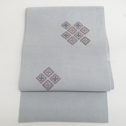 名古屋帯 ポリエステル 灰色ｘベージュピンク 幾何学模様 刺繍入り 着物帯 長さ344cm 美品