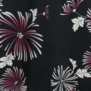 小紋 乱菊模様 黒色ｘ白ｘダークピンク色 洗える 袷 広衿 ポリエステル100％ カジュアル 仕立て上がり着物 身丈165cm 美品