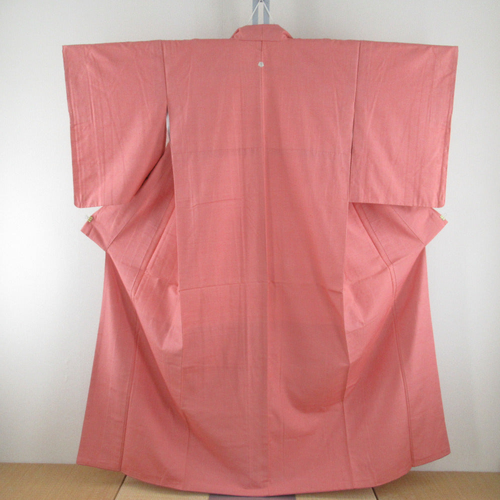 紬 着物 色無地 袷 広衿 桃色 正絹 一つ紋 仕立て上がり 身丈155cm 美品 【キモノオフ野々市若松店】 紬 着物 色無地 袷 広衿 桃色 正絹 一つ紋 仕立て上がり【中古