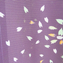 画像をギャラリービューアに読み込む, 夏着物 単衣 絽 夏用 ポリエステル 小紋 桜の花びら模様 紫ｘ白ｘ薄緑 バチ衿 小柄サイズ 仕立て上がり 身丈151cm 美品
