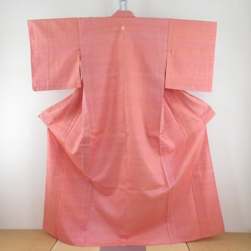 紬 着物 正絹 単衣 色無地 サーモンピンク色 広衿 一つ紋 カジュアル着物 仕立て上がり 身丈162cm