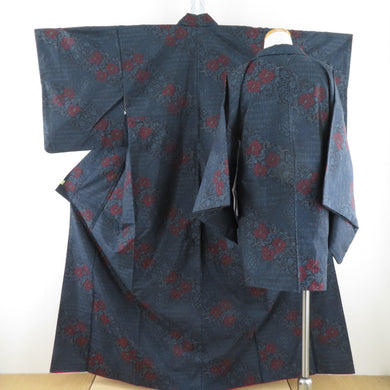 Tsumugi Kimono Oshima Tsumugi Ensemble Feather with Haori Tsubaki on a lined brush collar black dark blue pure silk casual