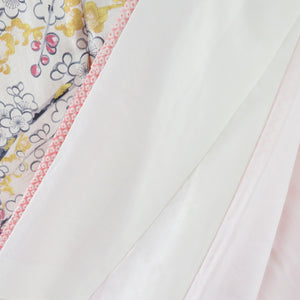 Kimono Silk Squeezing Square Salmon Pink x White x Multolned Color Holding Wide collar with lined foil