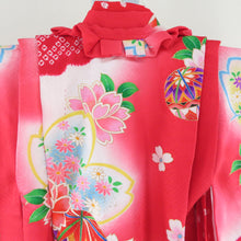 Load image into Gallery viewer, 子供着物 女の子用 被布・襦袢セット 一つ身 赤桃色 絞り 箔 桜毬模様 正絹 フォーマル 3歳 女児 七五三 祝着 子供きもの 身丈65cm