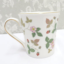 Load image into Gallery viewer, WEDGWOOD Weld Wood Tableware Wild Strawberry Wild Strawberry Mug Cup Strawberry Box