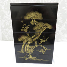 Load image into Gallery viewer, Antiques / folk art Kajima Box 5 -dan Yoshige Magami Yoshige Yoshimi Black -coated Uchizukin Shochiku Umeya Named Lacquer Ware Honen Noh Wira Island Boxed Box