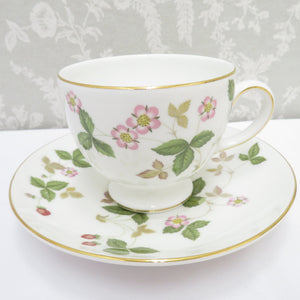 WEDGWOOOD Wedge Wood Tableware WILD Strawberry Wild Strawberry Cup & Saucer Lee Cup Cup Cup 2 Pair Box available