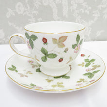 Load image into Gallery viewer, WEDGWOOOD Wedge Wood Tableware WILD Strawberry Wild Strawberry Cup &amp; Saucer Lee Cup Cup Cup 2 Pair Box available