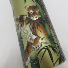 Load image into Gallery viewer, TIGER Stainless Bottle Bamboo Forest Tiger Tiger PAGONG Collaboration Water Bottle 480ml MJX-BO48 Modeled Japanese Made in Japan Paulownia Box Unused