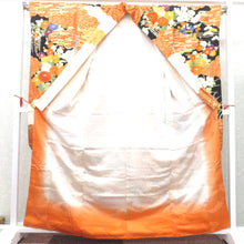 Load image into Gallery viewer, Kimono Silk Black Orange White Gold Kunori Gold Koma Koma Heavy Embroidery Flower Hitomi Wide Collar Graduation Formal Clearing College Light Kimono Industries 164.5cm