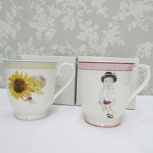 Load image into Gallery viewer, NARUMI Narumi Mug Tableware Chihiro Chihiro Museum Mug Cup 2 Customer Set &quot;Himawari and Akachan&quot; &quot;Koge Brown Hat Girl&quot; Box