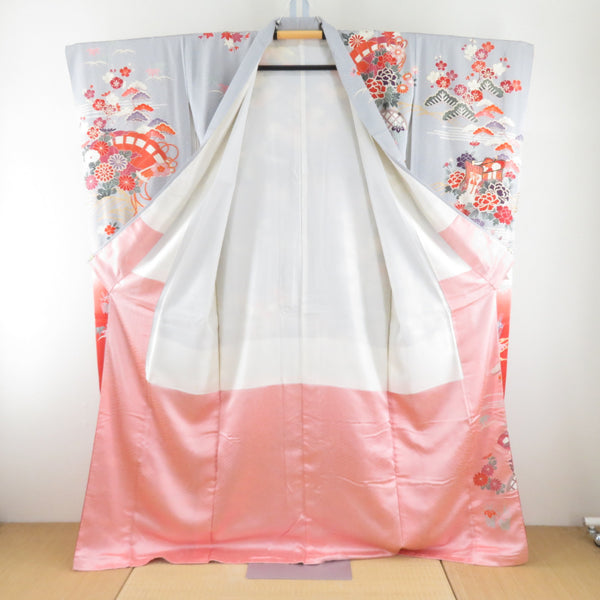 振袖 正絹 灰色x朱色 箔入り 花々に御所車紋様 袷 広衿 成人式 卒業式