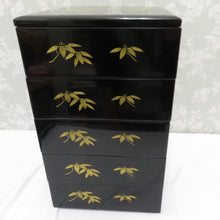 Load image into Gallery viewer, Antique / folk art Kajishima Painage Box 5 Dan Hajige Eitaro Eitaro Black Umin Kinjin Ume Bamboo Chrysanthemum iris Retro A Showa Retro