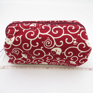 Cats and arabesque pattern Caramel pouch Shikyado Red Cotton Inner check -out Pattern