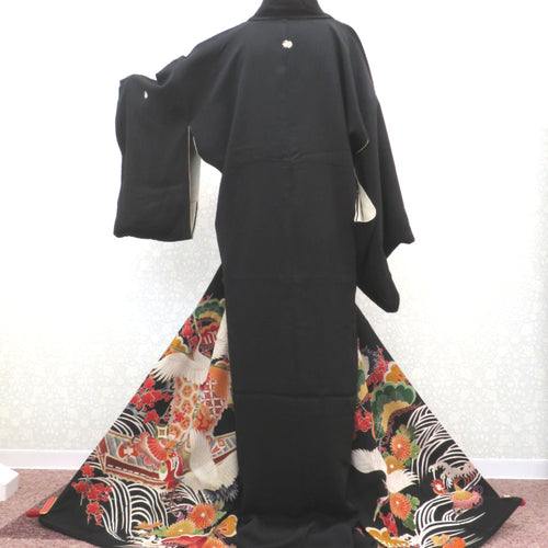 Black Tomesode Antique Old Kimono Dirty Pure Silk Crane Treasure Ship Matsumatsu Matsumatsu Kiku Gorgeous Black Lotus Color Gold Formal Retro Dry Remake 148.5cm