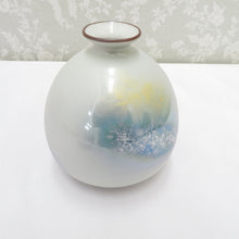 Load image into Gallery viewer, Kutani ware antique / folk crafts Yoshinomi kiln Kiln Yoshinomi Tokuda One wheeled Ceramic Vase