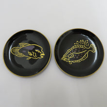 Load image into Gallery viewer, Sephiko Elephant Tableware Kingdom Nishimura Hikubei Nishimura Hikubei Nishimura Sweet Sweets Confectionery Sweet Plate 5 pieces Set set of 5 lacquered lacquered trees Dolphin Dolphin Box