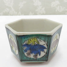 Load image into Gallery viewer, Kutani ware antique / folk crafts Harujuzo Spring Cup 6 General Group Hachiro Kakujuku Shosho Samagi Rice Gui Box Box Sake Works