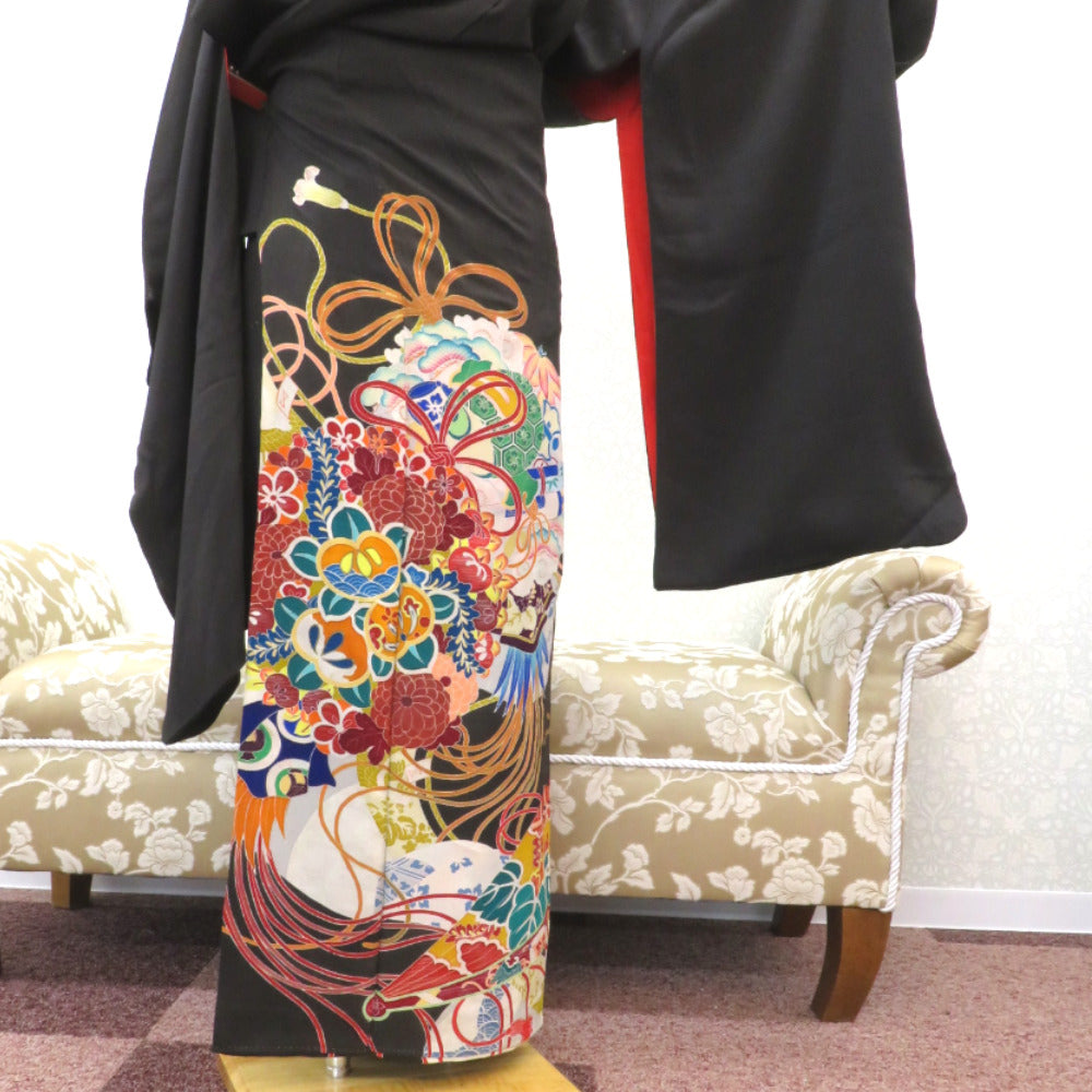 黒留袖 アンティーク 昔着物 正絹 黒 両褄 多色 檜扇 薬玉 宝文様 黒留袖 アンティーク 昔着物 正絹 黒 両褄 多色 檜扇 薬玉 宝文様