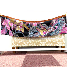 Load image into Gallery viewer, Shawl silk double -sided black multi -colored rabbit dragon flower tea Ichimatsu block check Chiroyoke cold knee body temperature adjustment spring / summer / winter length 141cm